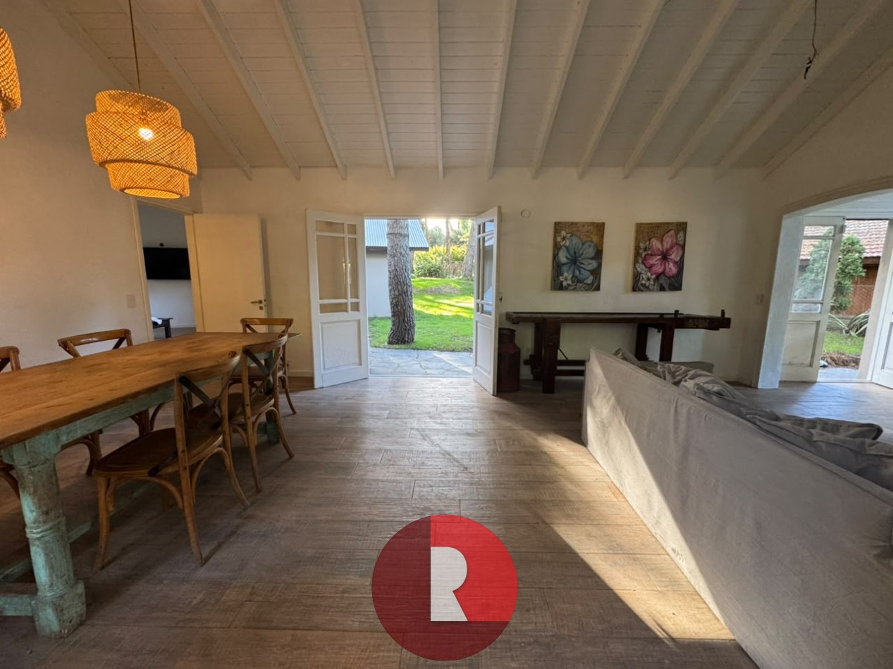 CASA 4 AMBIENTES PINAMAR NORTE