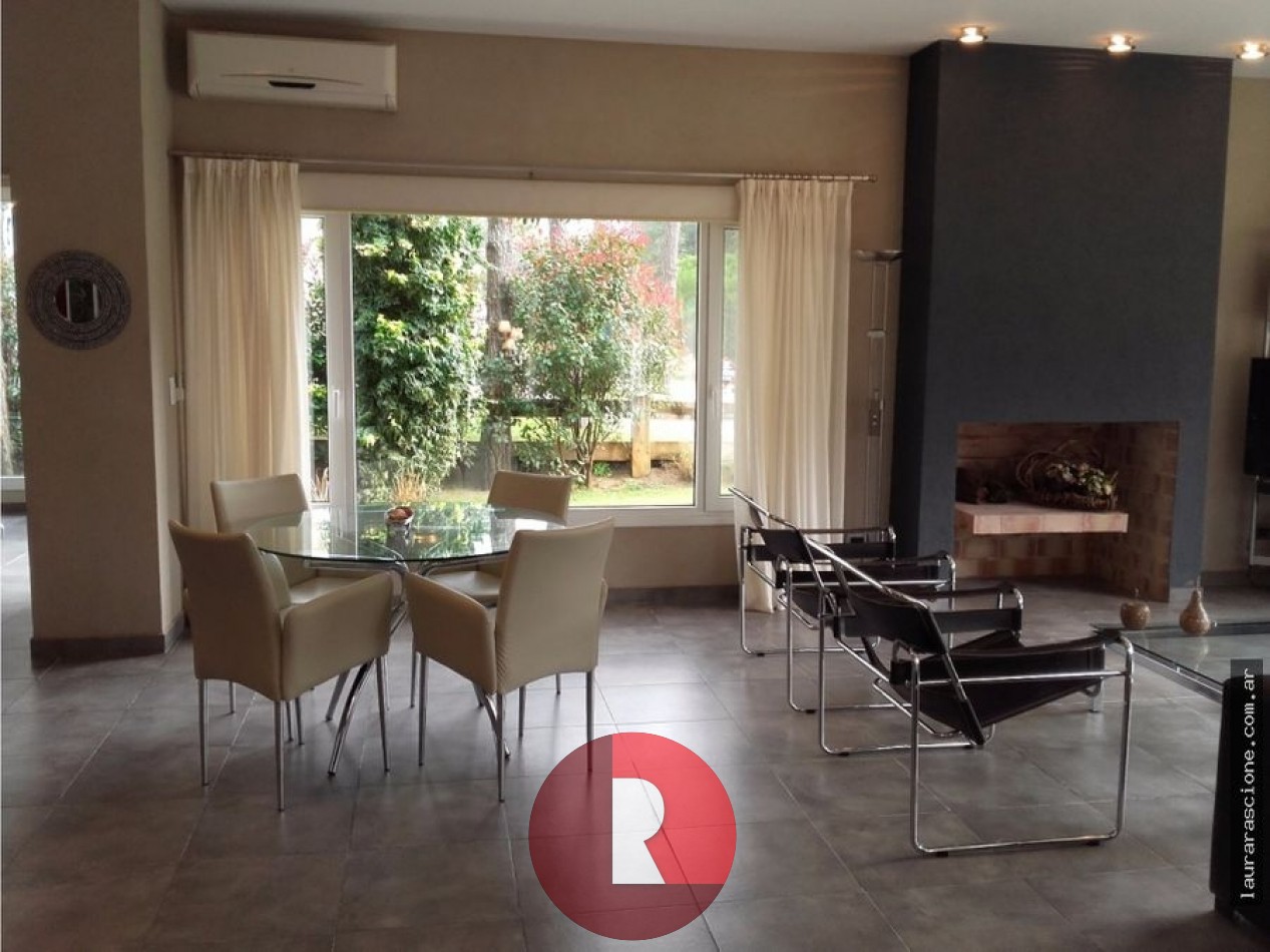 CASA EN PINAMAR NORTE  con piscina