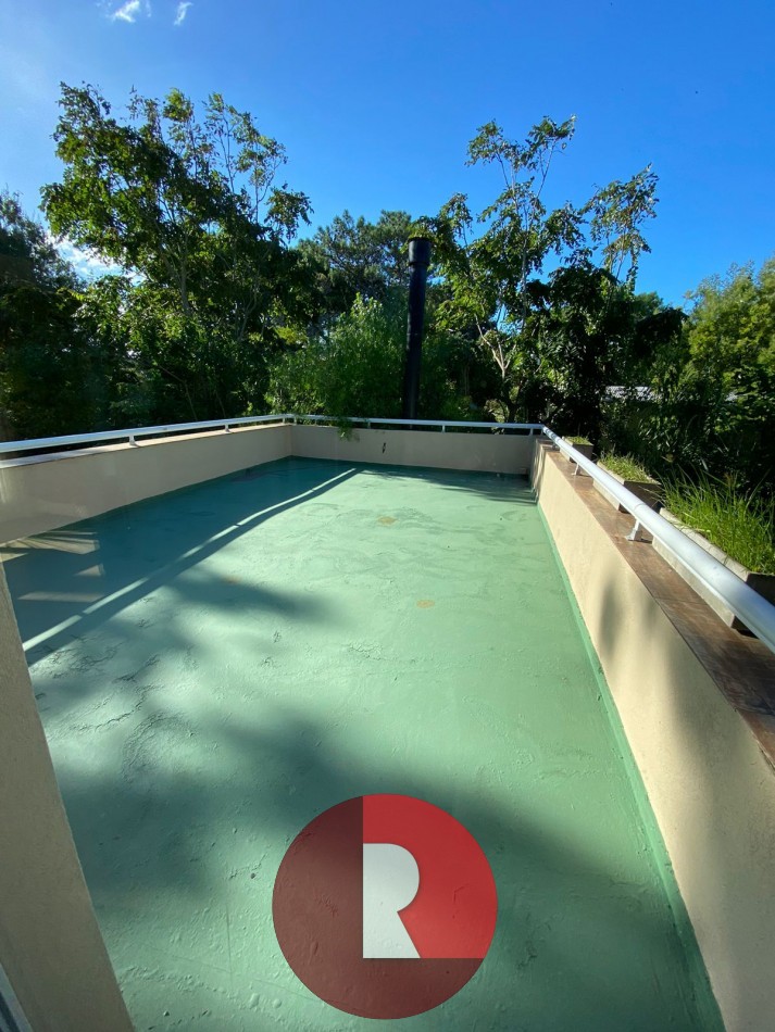 CASA CON PISCINA EN CARILO