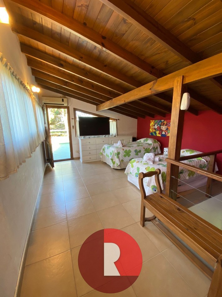 CASA CON PISCINA EN CARILO