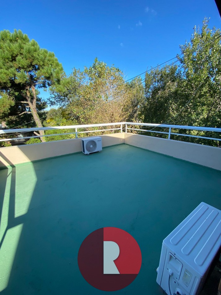 CASA CON PISCINA EN CARILO