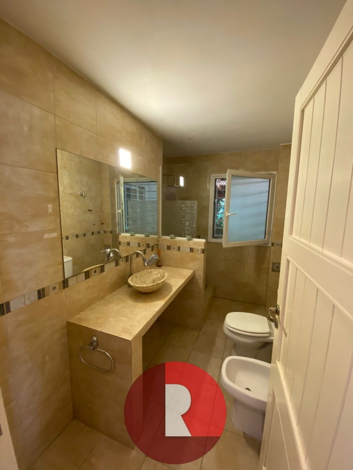 CASA CON PISCINA EN CARILO