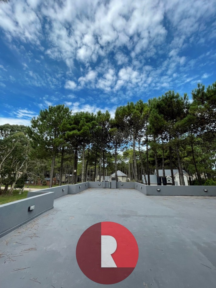 CASA DE DOS PLANTAS - PINAMAR NORTE