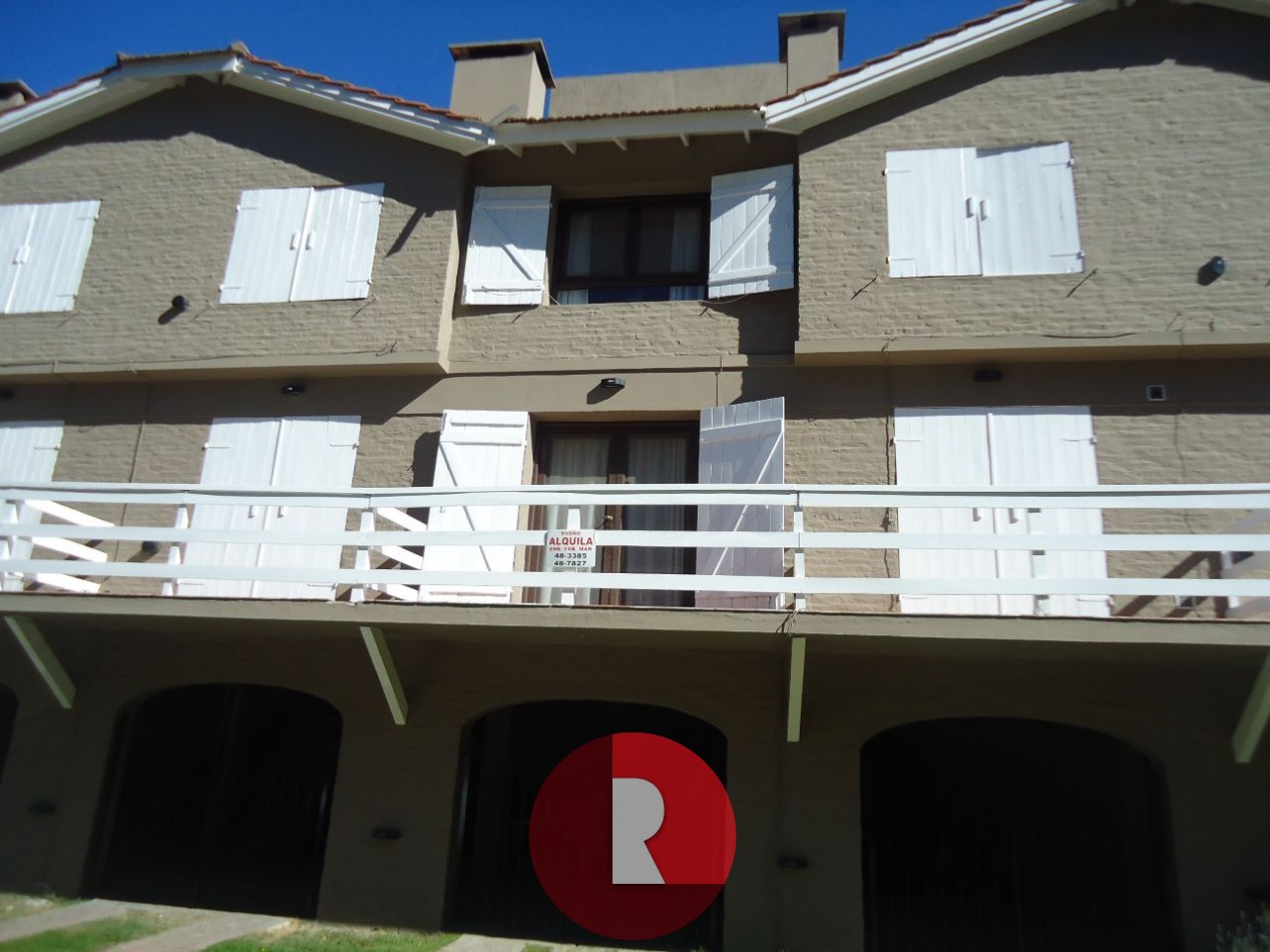 Departamento con cochera y dependencia de Servicio en Pinamar