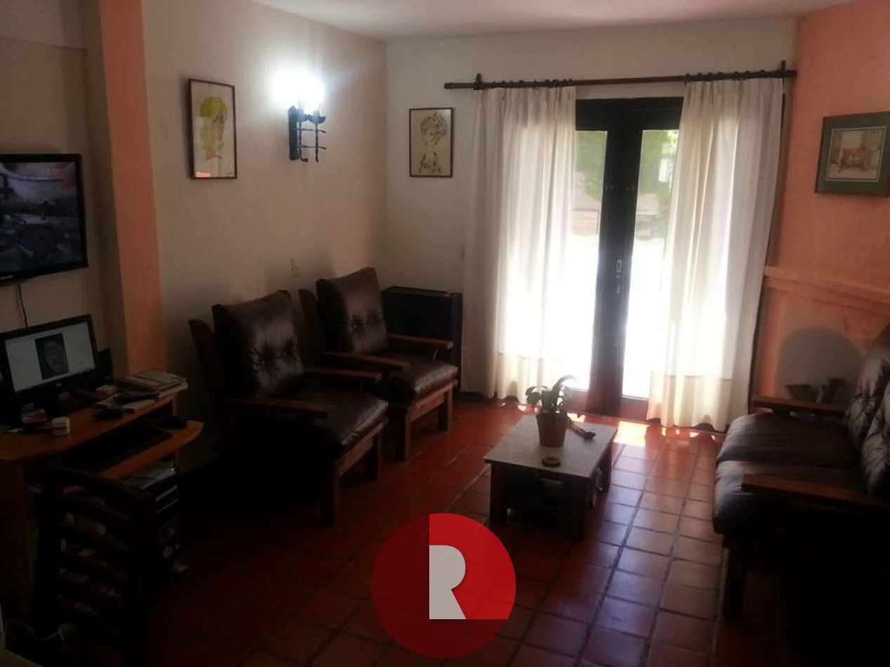 Departamento con cochera y dependencia de Servicio en Pinamar