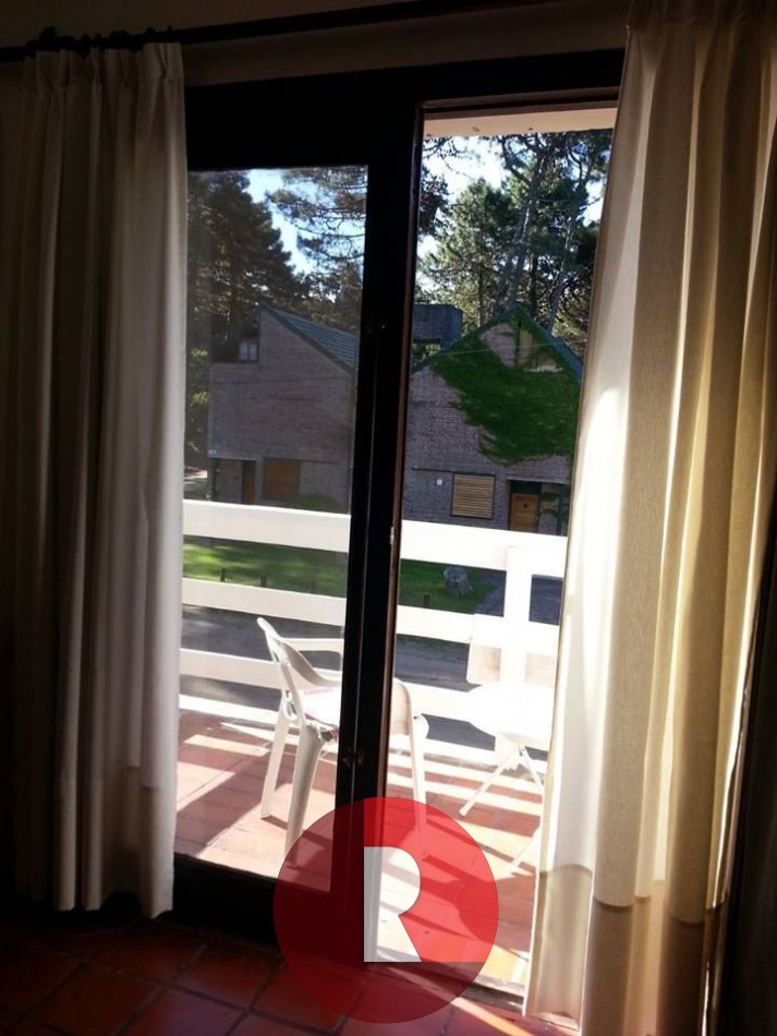 Departamento con cochera y dependencia de Servicio en Pinamar