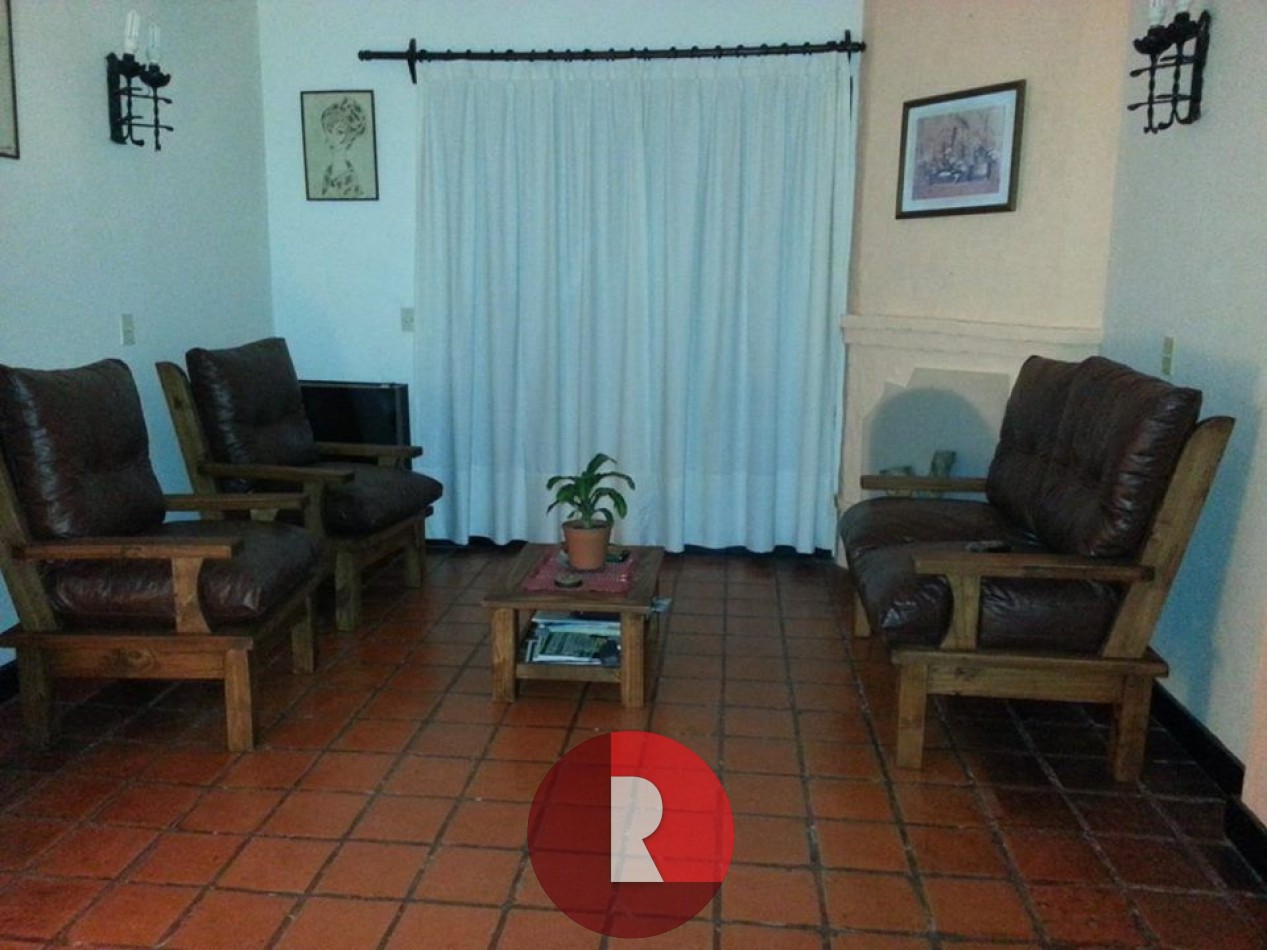 Departamento con cochera y dependencia de Servicio en Pinamar