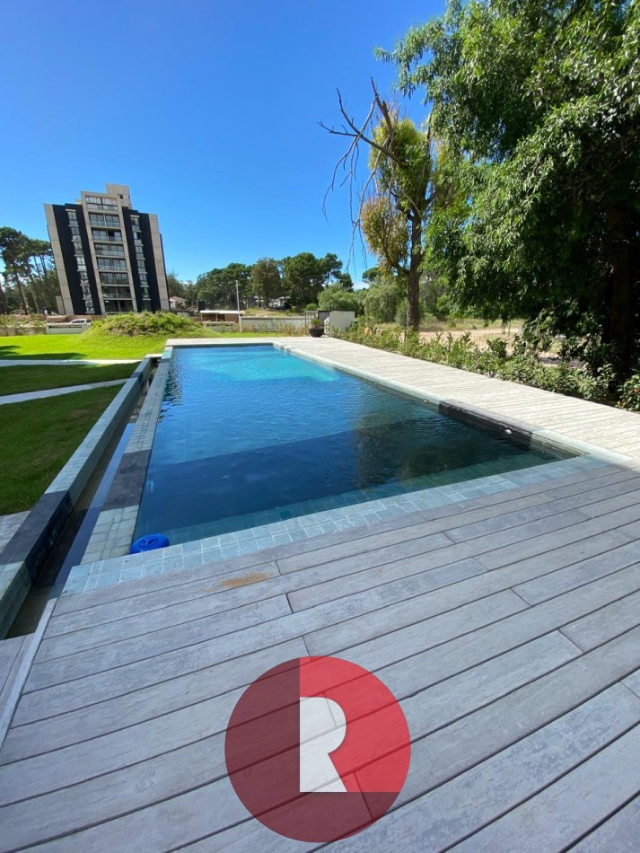 Departamento 2 ambientes (2A) NESTING PINAMAR. Frente. Incluye Cochera Cubierta.