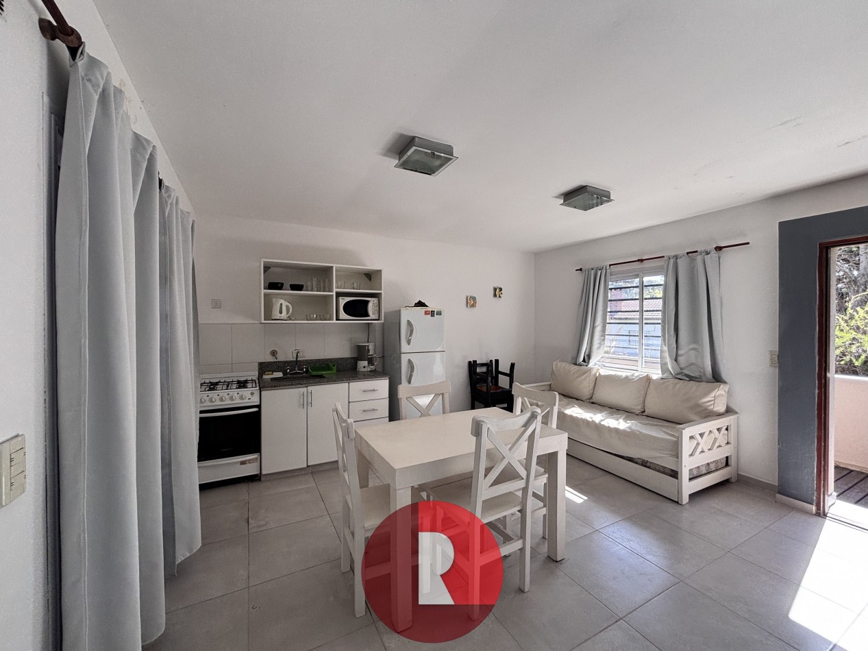 DEPARTAMENTO 2AMB EN MAR DE OSTENDE UNA CUADRA AL MAR