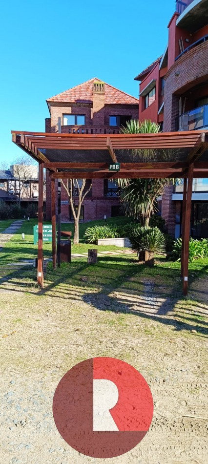 DEPARTAMENTO 3 AMBIENTES EN CARILO (C)