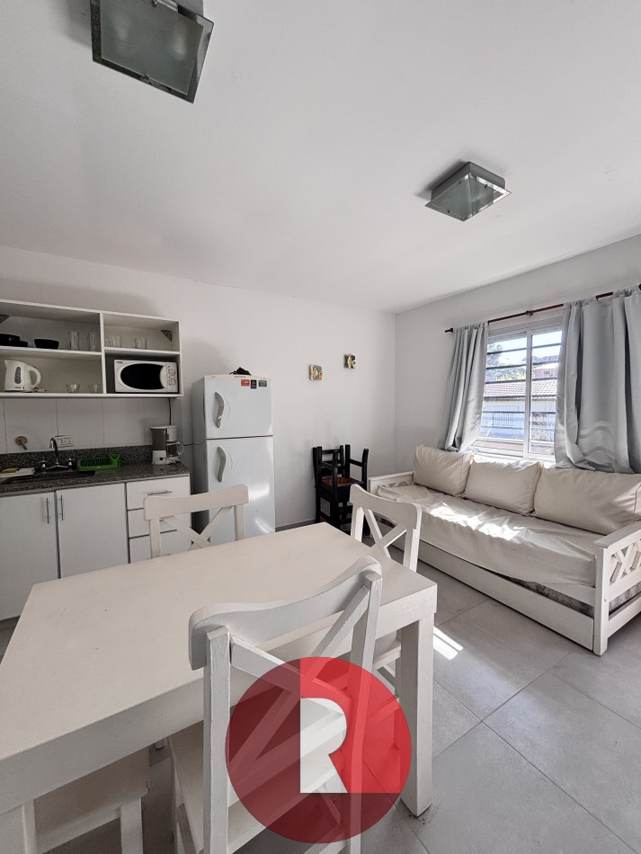 DEPARTAMENTO 2AMB EN MAR DE OSTENDE UNA CUADRA AL MAR