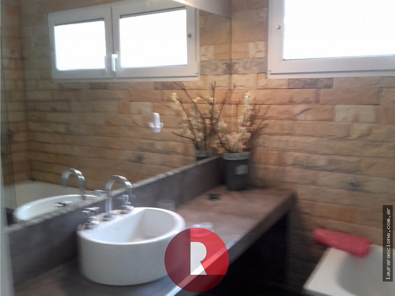 CASA EN PINAMAR NORTE  con piscina