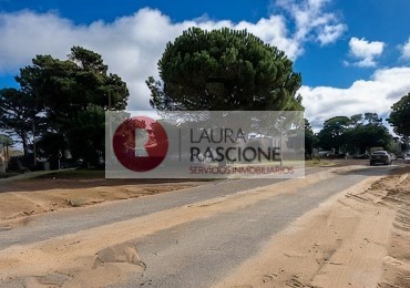 LOTE MULTIFAMILIAR Y COMERCIAL CON EXCELENTE UBICACION EN OSTENDE