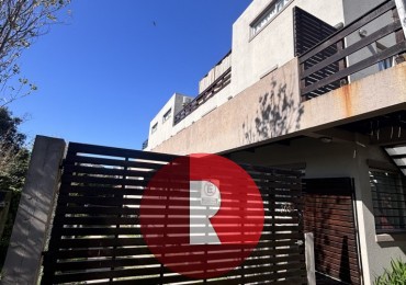 DEPARTAMENTO 2AMB EN MAR DE OSTENDE UNA CUADRA AL MAR
